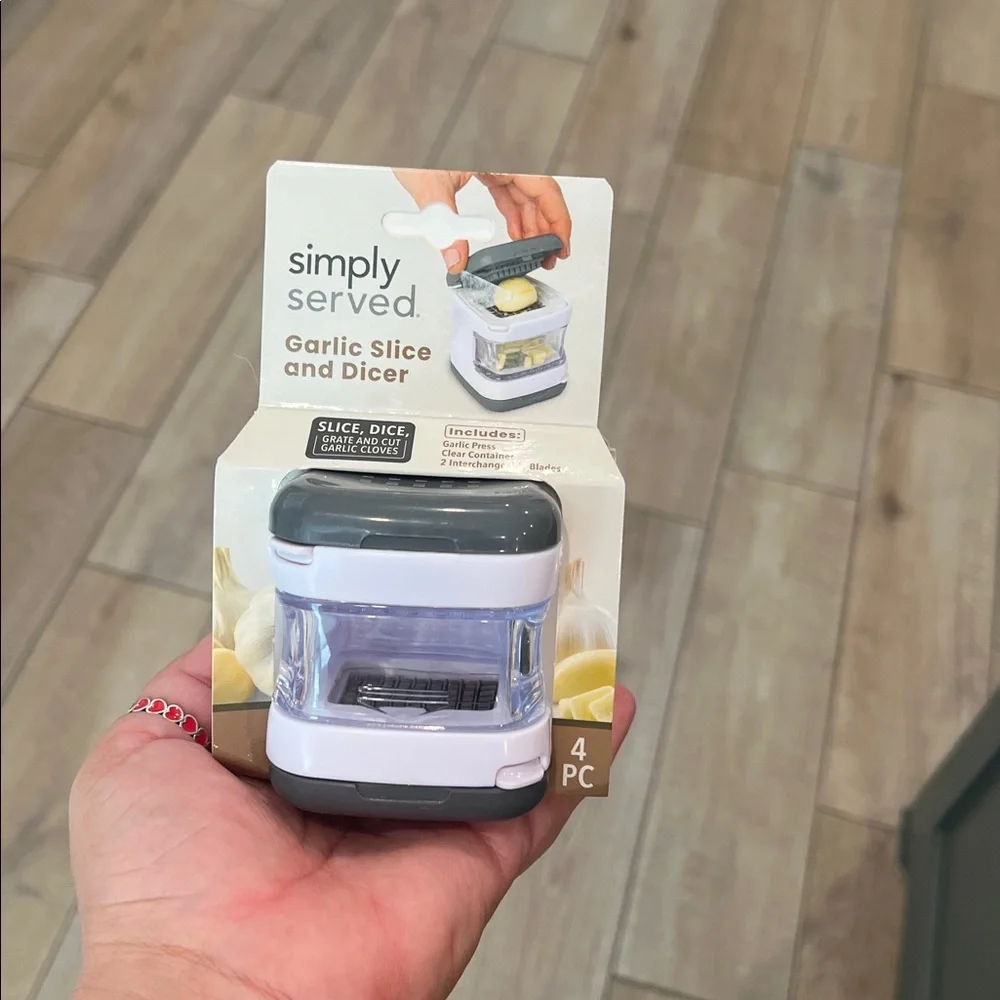 Cute. Garlic 🧄 Slice & Dicer.